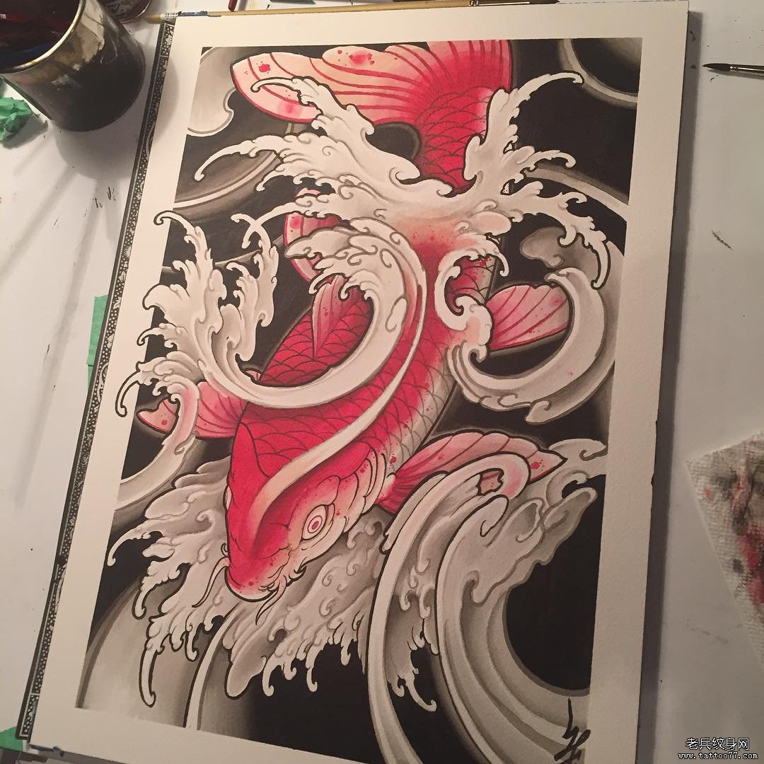 传统鲤鱼浪花纹身图案手稿