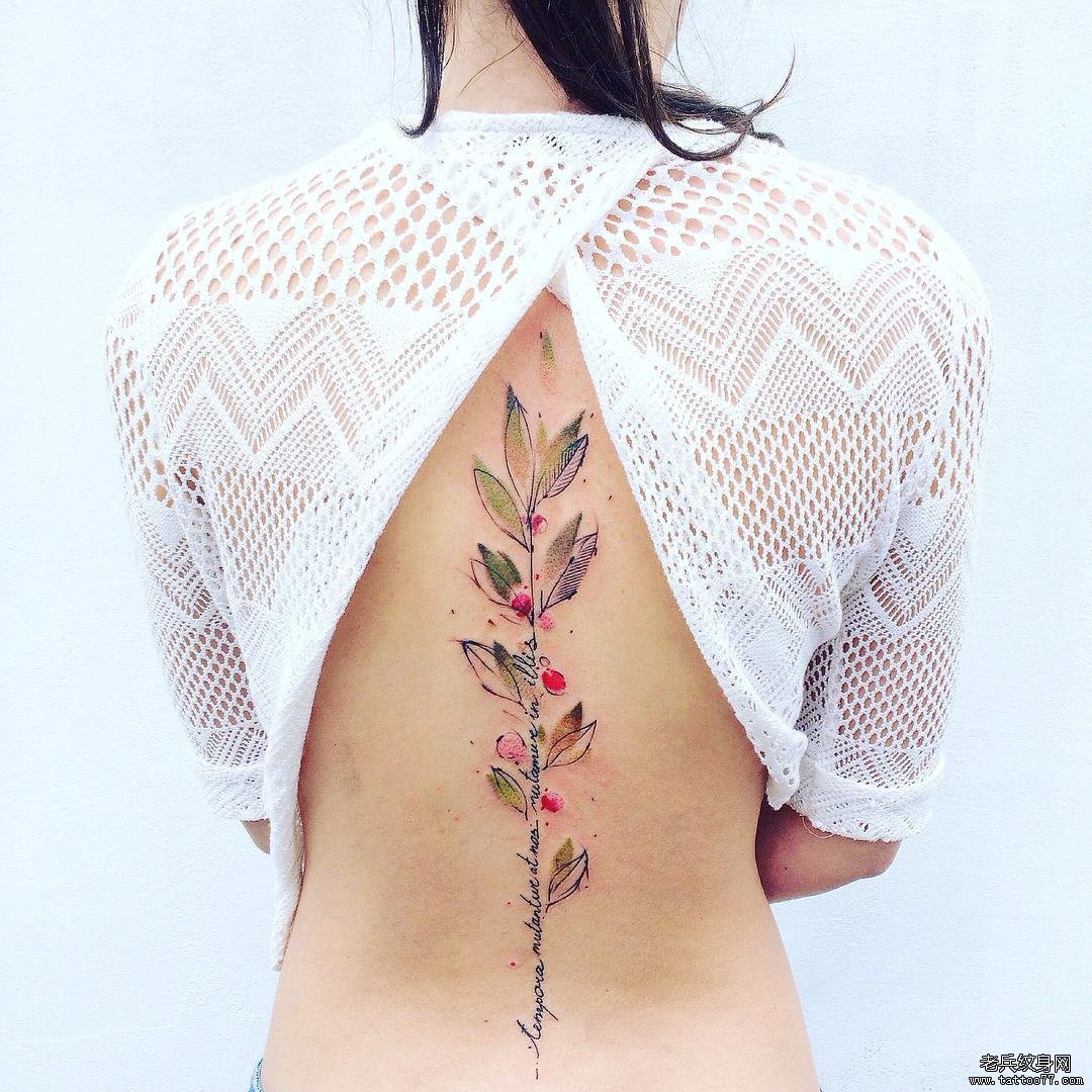 背部脊柱花卉性感纹身图案