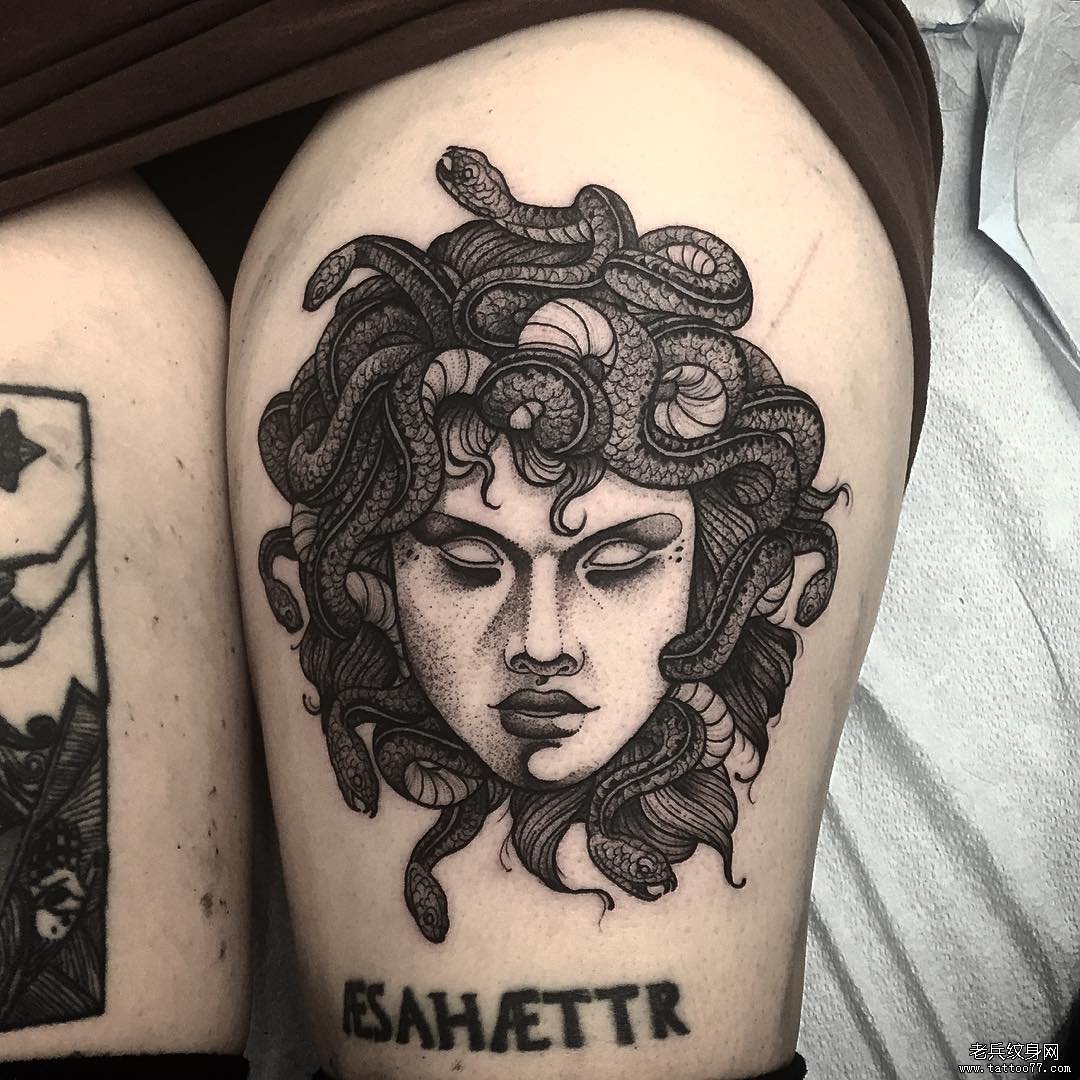 大腿欧美美杜莎点刺纹身图案