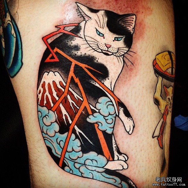 大臂日式传统猫纹身图案