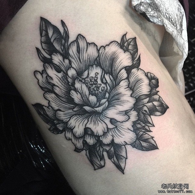侧腰欧美菊花纹身图案