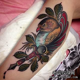 大臂school鸟笔纹身图案