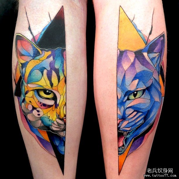 小腿彩色猫纹身图案