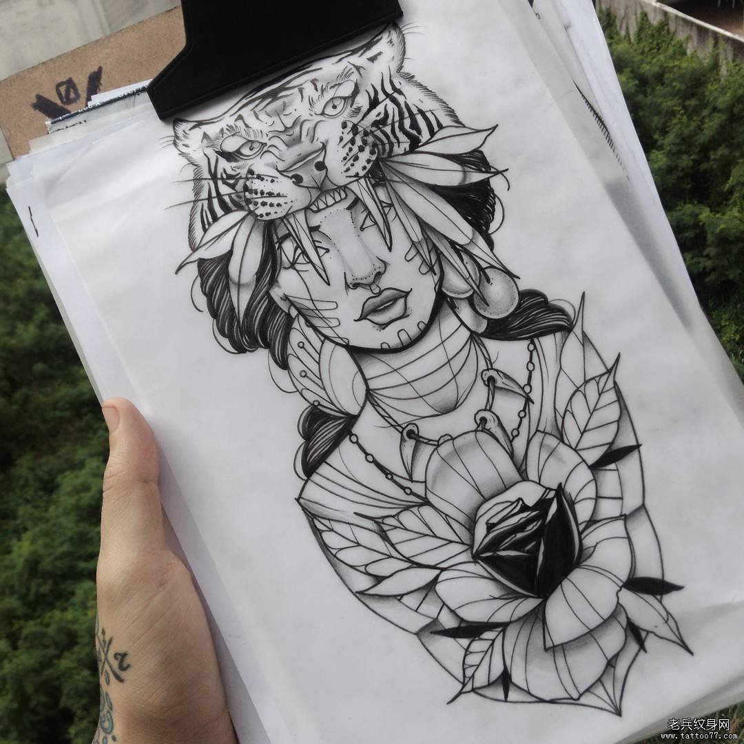 欧美老虎女郎花卉纹身图案手稿