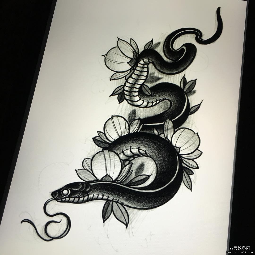欧美黑灰蛇花卉纹身图案手稿