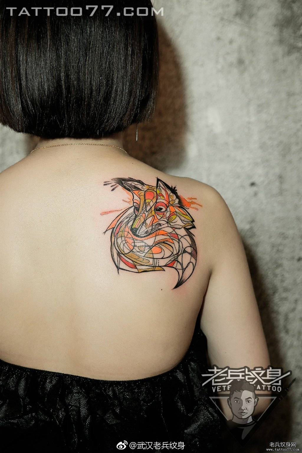 肩背线条水彩狐狸纹身图案作品