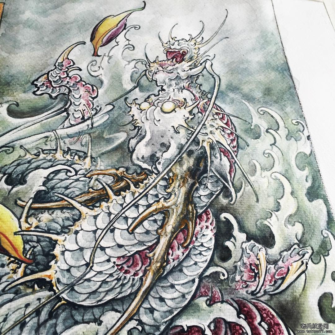 龙传统浪花纹身图案手稿