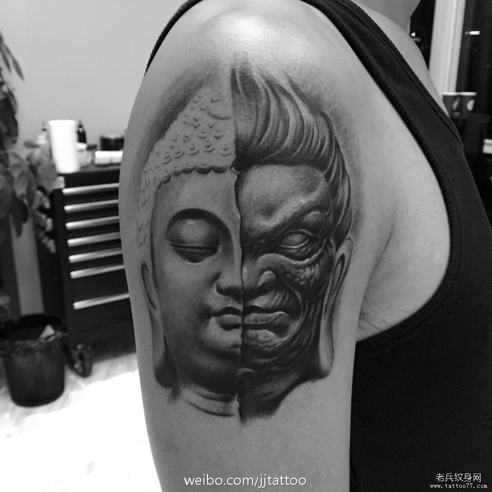 大臂佛魔纹身黑灰图案