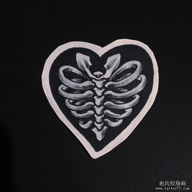 school爱心骷髅纹身图案黑灰手稿