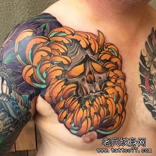 传统彩色骷髅菊花纹身图案