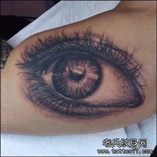 大臂纹身黑灰眼睛欧美图案