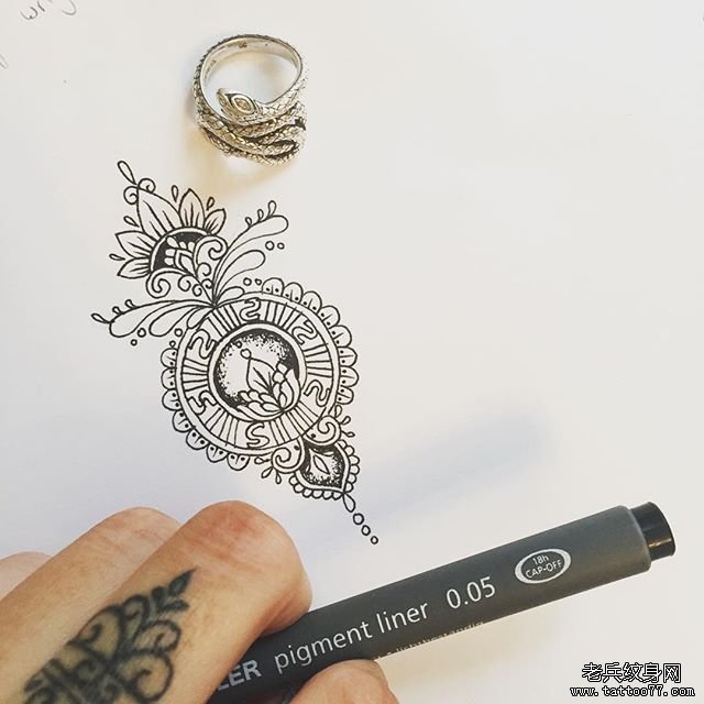 小清新蕾丝纹身图片