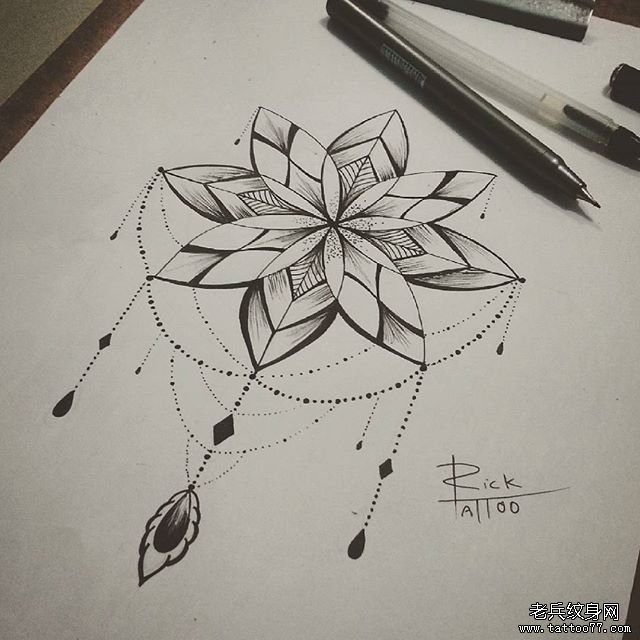 小清新蕾丝莲花纹身图片