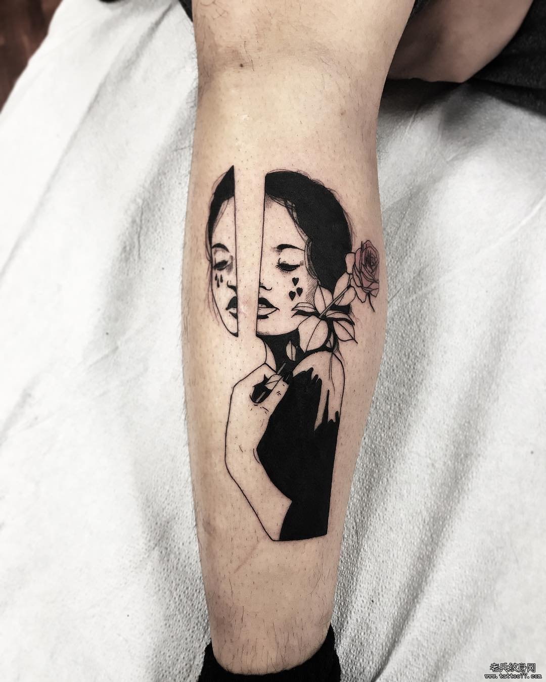 小腿黑色女孩玫瑰纹身