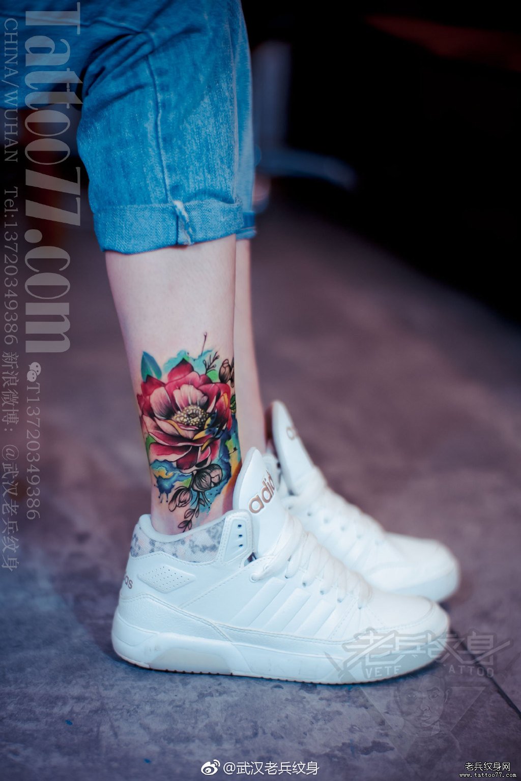 小腿色彩花卉遮盖纹身图案