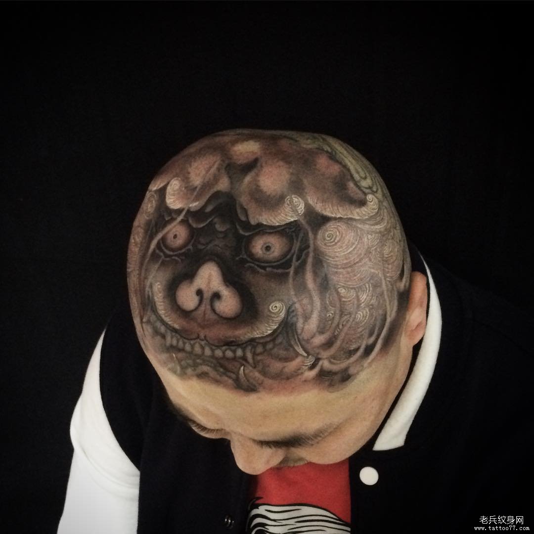 头部唐狮纹身图案