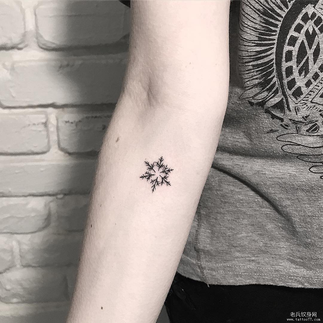 小清新雪花手臂tattoo图案