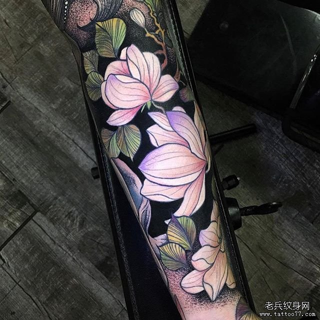 色彩玉兰花纹身图案