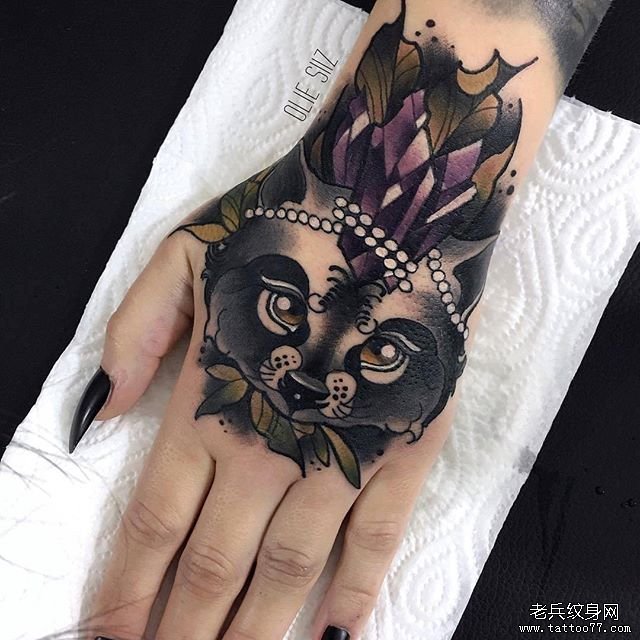 色彩猫手背纹身图案