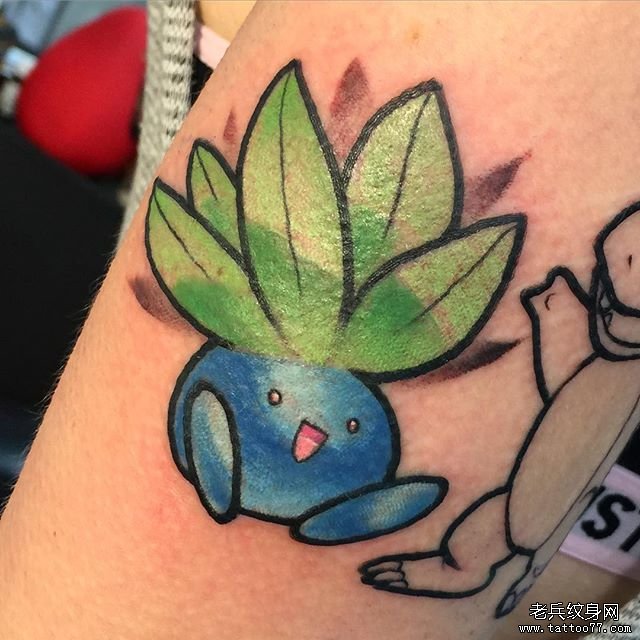 色彩卡通蓝莓纹身图案