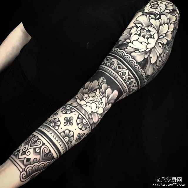 手臂蕾丝梵花牡丹纹身