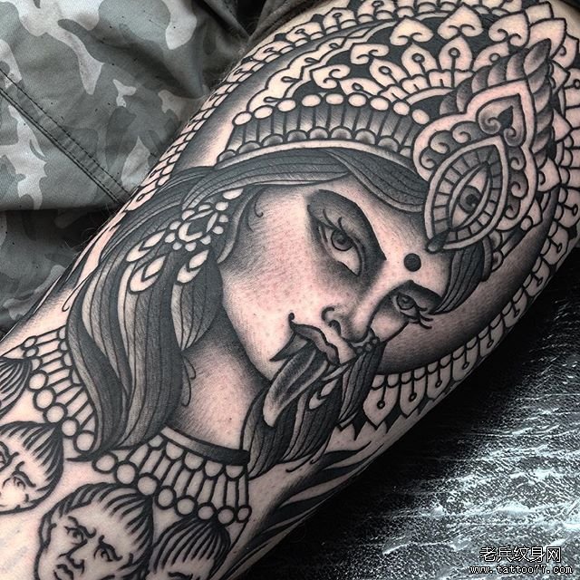 手臂梵花女郎纹身图案