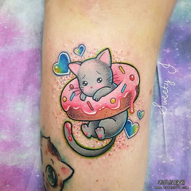彩色个性猫咪纹身图案