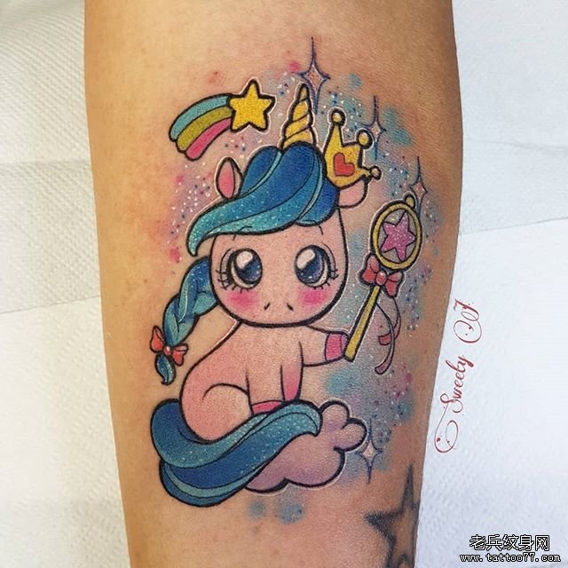 彩色个性马纹身图案