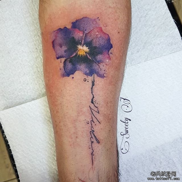 水彩个性花纹身图案