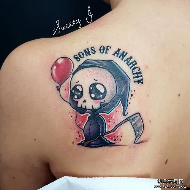 后背个性彩色骷髅纹身图案