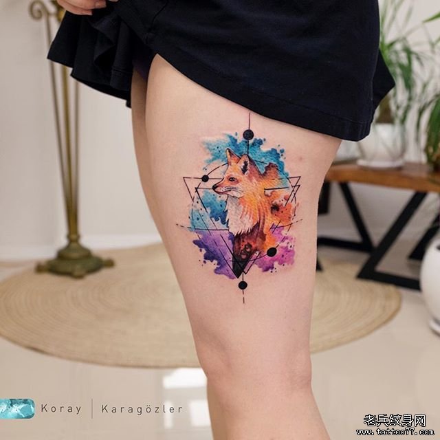 大腿水彩个性狐狸纹身图案