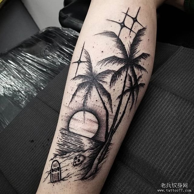 小腿黑灰椰子树夕阳纹身