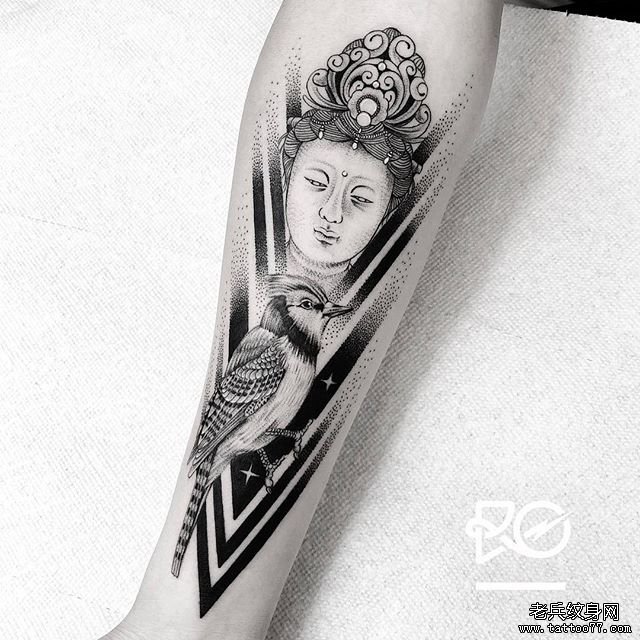 小臂个性点刺观音纹身图案