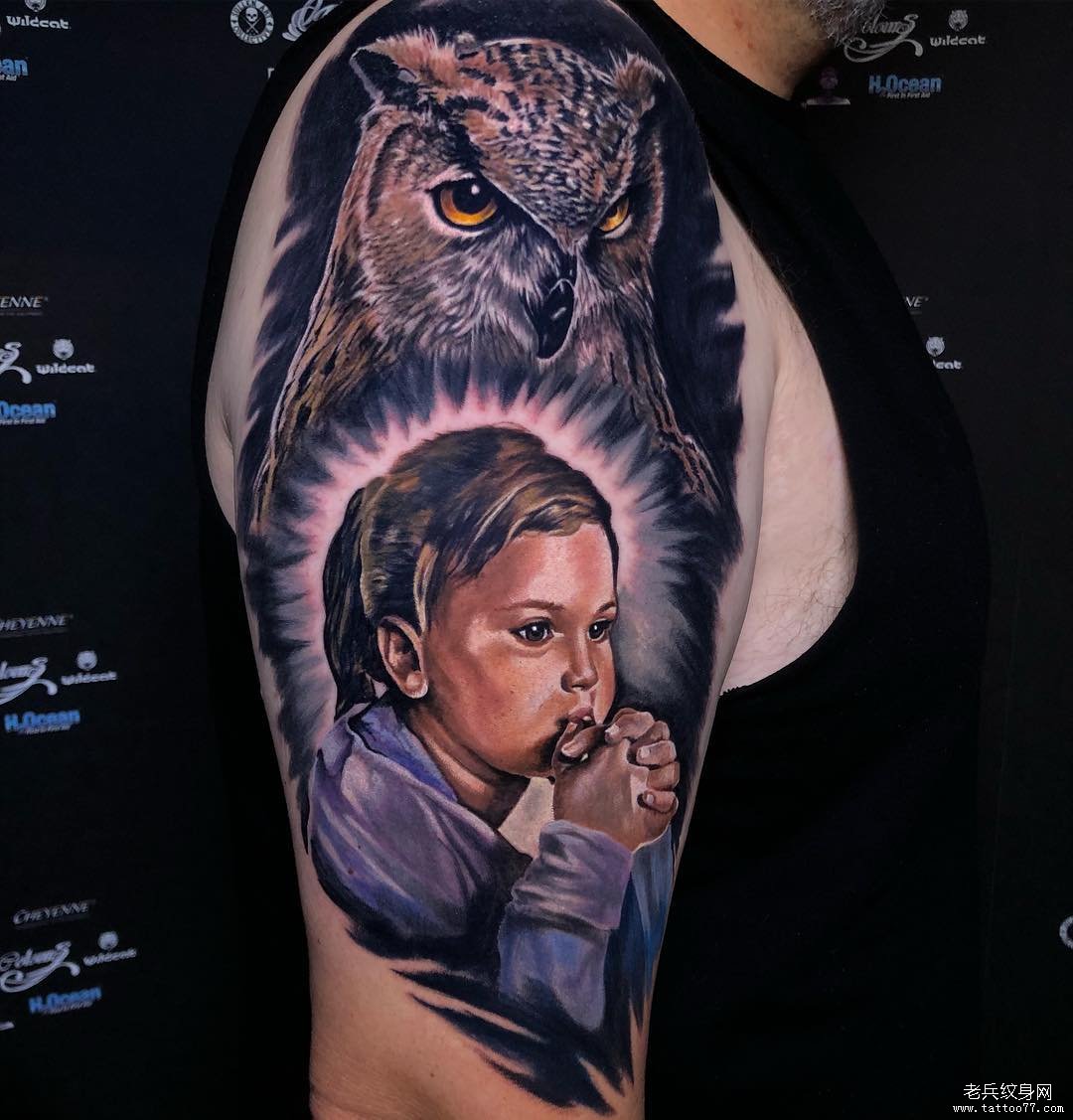 大臂写实猫头鹰肖像纹身图案