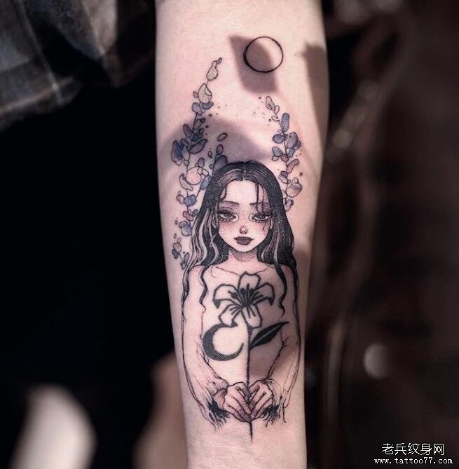 手臂黑灰女孩植物纹身