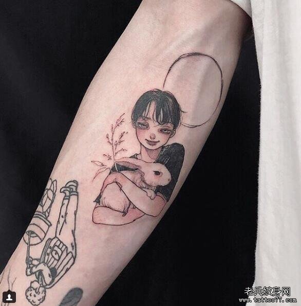手臂小清新男孩兔子纹身