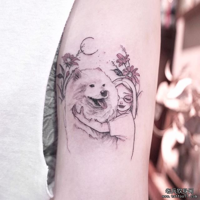 手臂小清新女孩狗狗花朵纹身