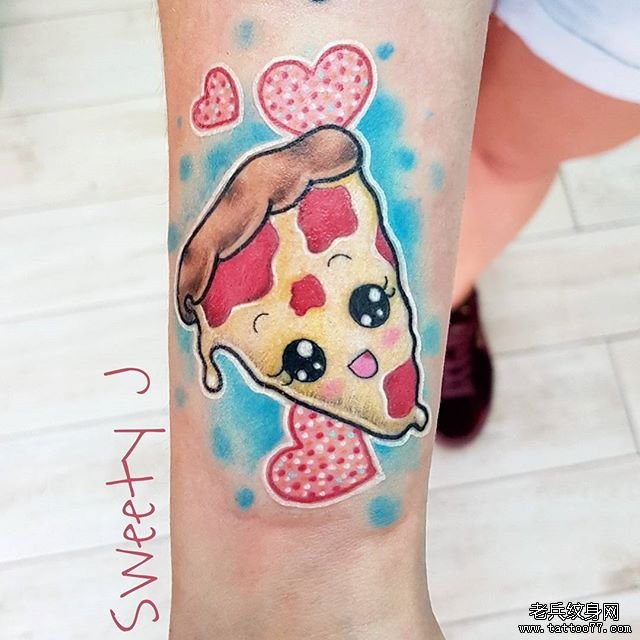 手臂彩色卡通披萨纹身图案