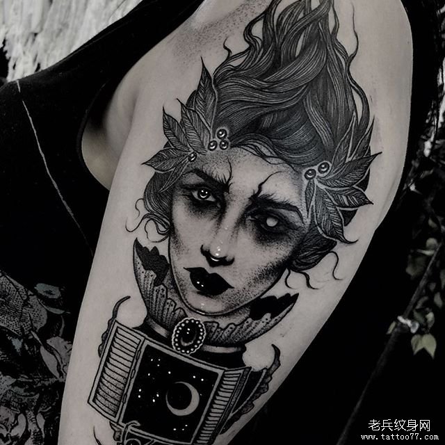 黑灰暗黑女郎文身