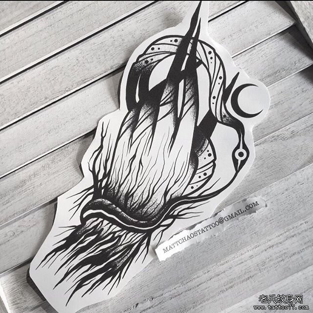 黑灰手暗黑文身
