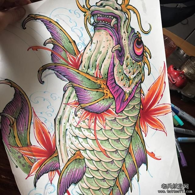 新传统鲤鱼纹身图案