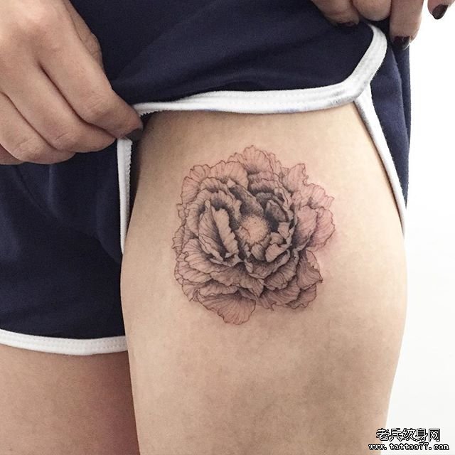 花卉 大腿 黑灰纹身