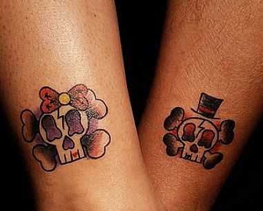 情侣纹身图案：腿部情侣可爱小骷髅纹身图案纹身图片