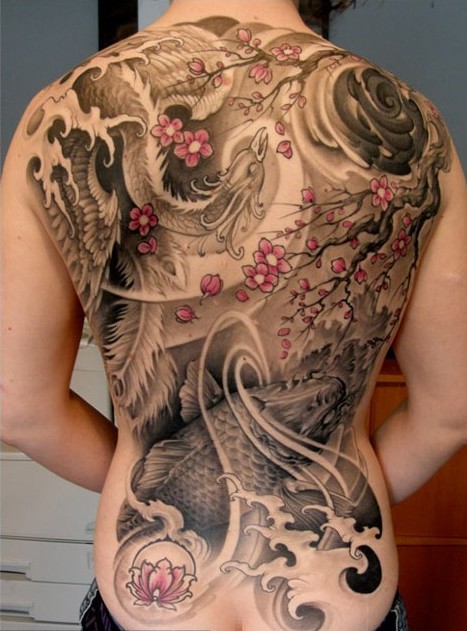 后背凤凰樱花纹身图案