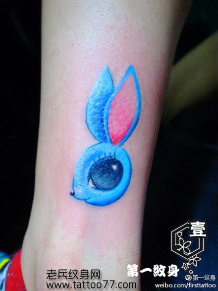 超可爱的美女腿部兔子纹身图案