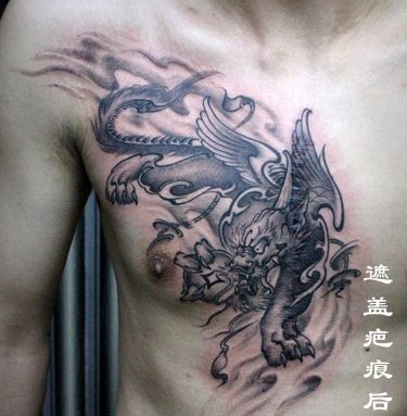 胸部超酷的招财神兽貔貅纹身图案